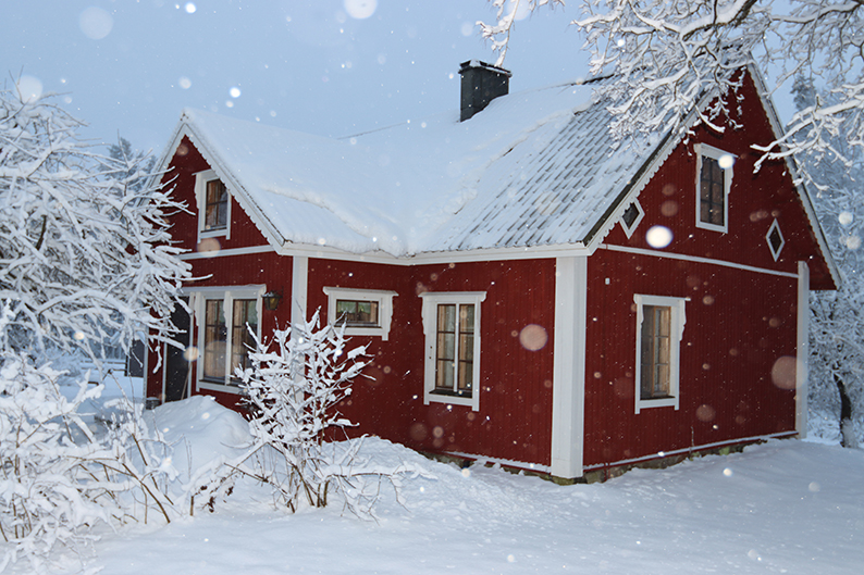 mökki talvella