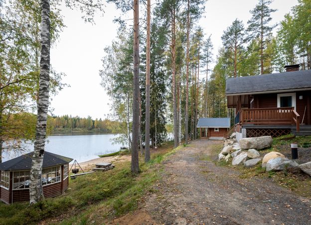 lakeside cottage in Finland